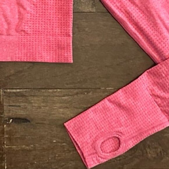 GYMSHARK- vital crop top, red, size small-EUC - Picture 8 of 10